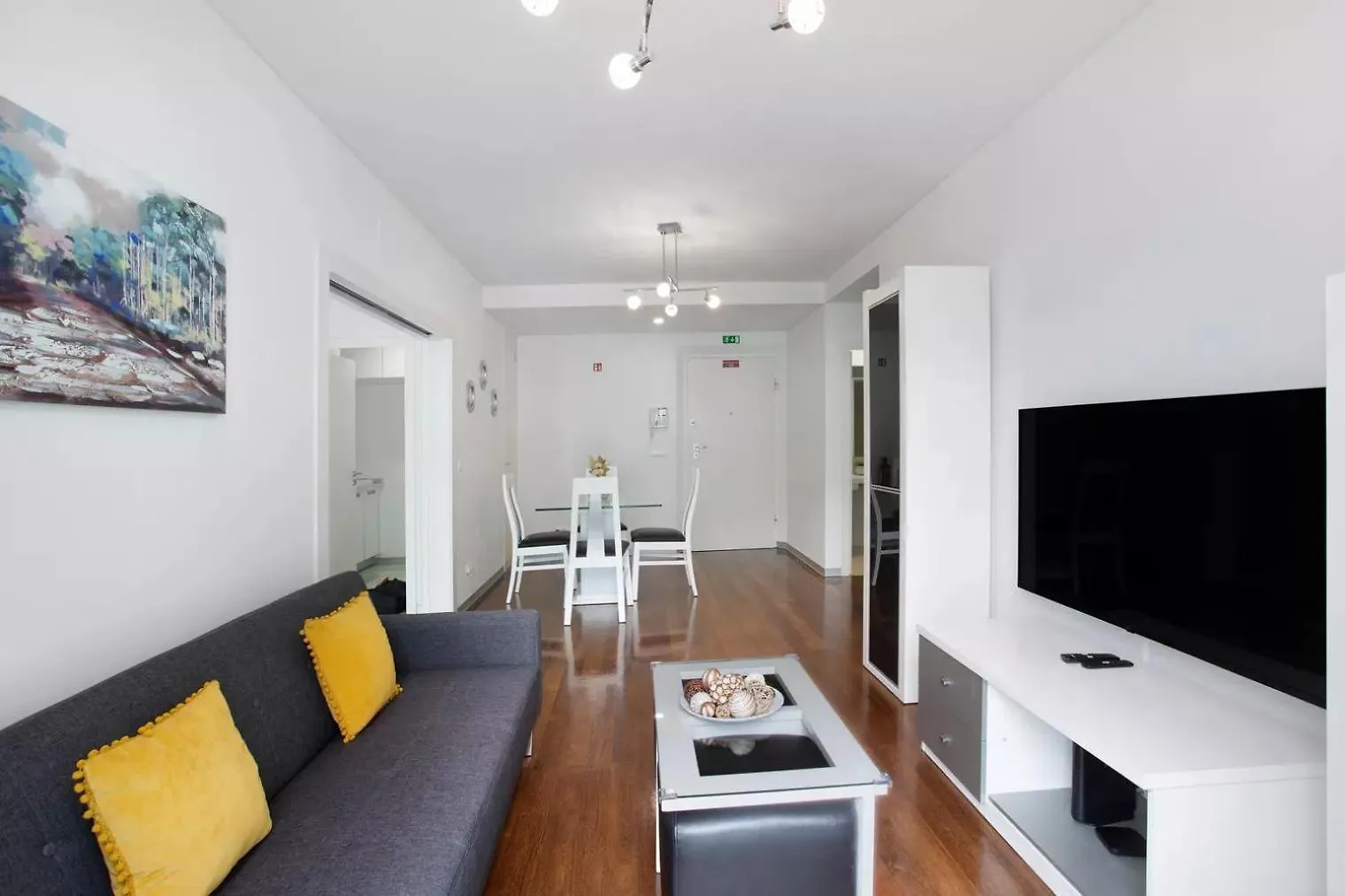 Funchal Centrum - La Vie Apartment With Parking!
