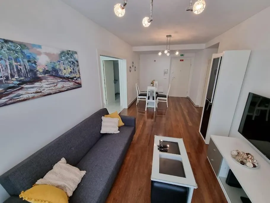 Funchal Centrum - La Vie Apartment With Parking!